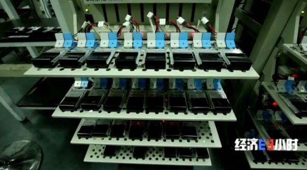 整车续航里程翻倍 公交车8分钟充电超60% 你的电池该换了？